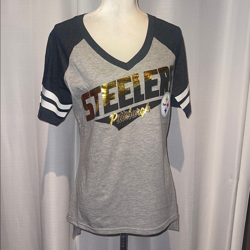 G—III 4her by Carl Banks Steelers Gray and Black V-Neck T-Shirt